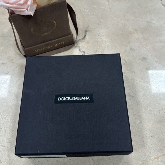 DOLCE & GABBANA PINK IGUANA TEXTURED LEATHER/SILVER CHAIN BELT W/ROSES CRYSTAL - Picture 5 of 16